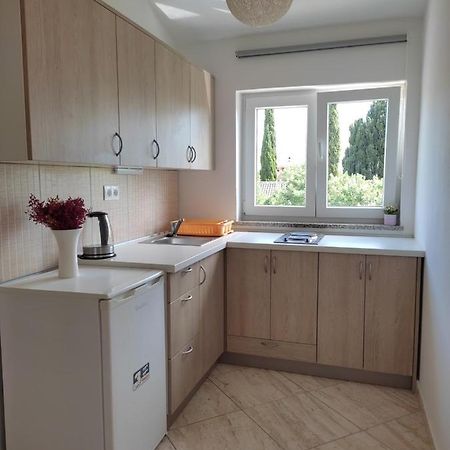 Three Lions Apartment Number 2 Pula Exterior photo