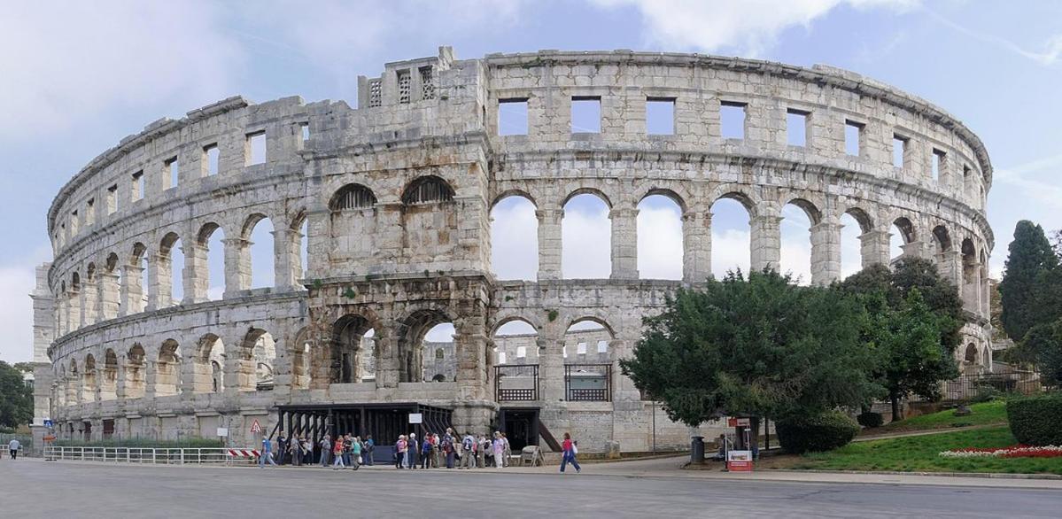 Three Lions Apartment Number 2 Pula Exterior photo